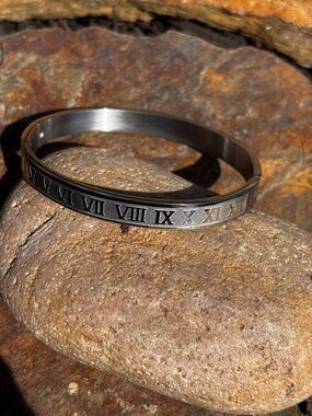Women’s Stainless Steel Roman Numeral Bangle Bracelet - Silver